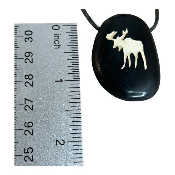 Vintage Carved Onyx Stone Moose Pendant Necklace - Picture 3 of 4